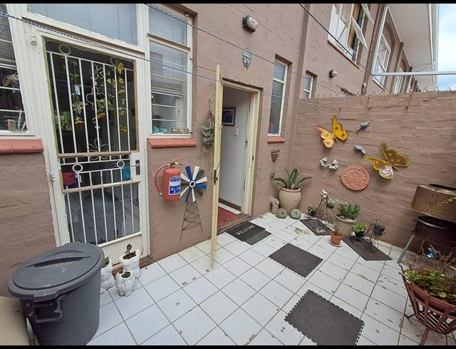 2 BEDROOM DUPLEX RENTED IN THREE RIVERS